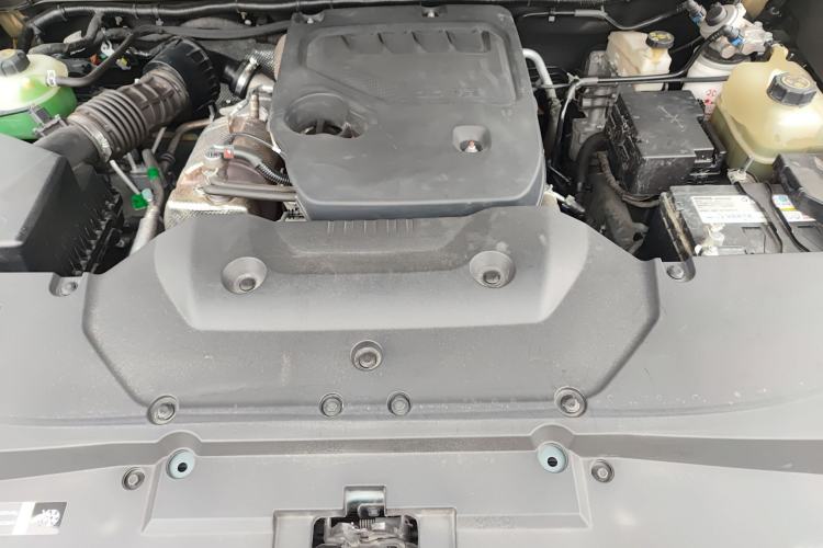 Used BAIC Off-Road BJ60 2023 2.0T Qianli Edition Five Seats Engine Bay