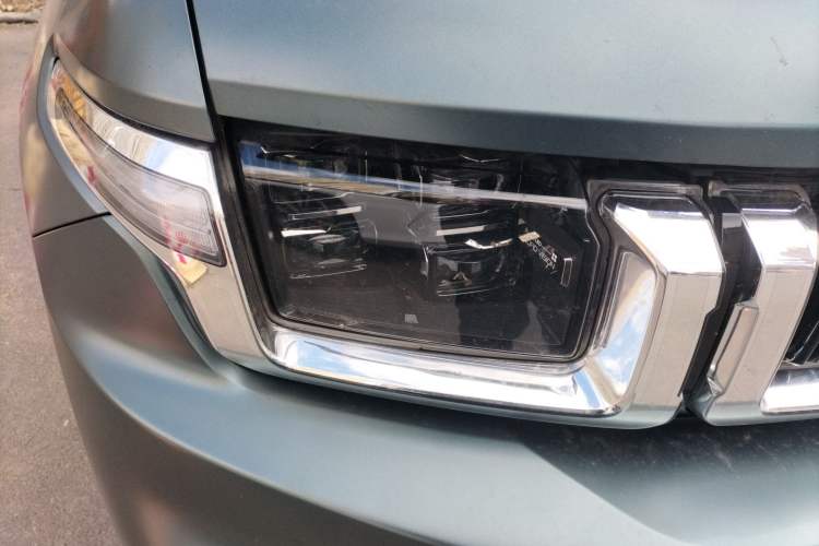 Used BAIC Off-Road BJ60 2023 2.0T Qianli Edition Five Seats Right Front Headlight