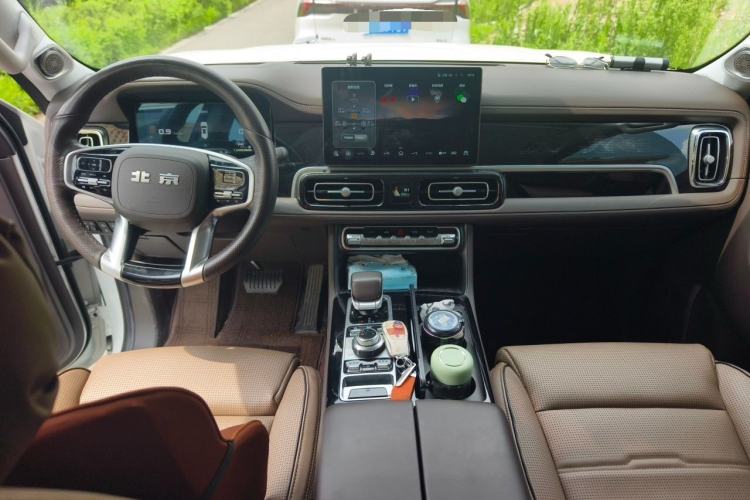 Used BAIC Off-Road BJ60 2023 2.0T Qianli Edition Five Seats Center Console
