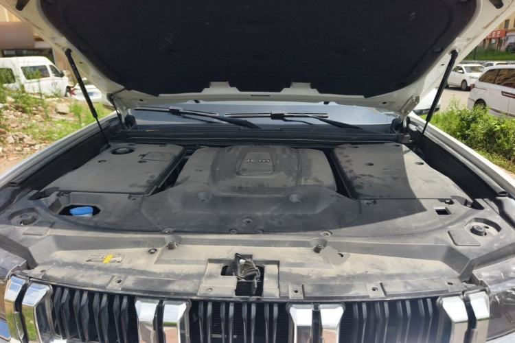 Used BAIC Off-Road BJ60 2023 2.0T Qianli Edition Five Seats Engine Bay