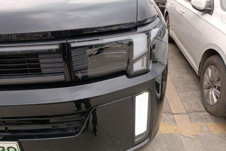 Used BAIC Off-Road BJ60 Leiting 2024 Magic Electric Drive Advanced Version 7 Seats Left Front Headlight