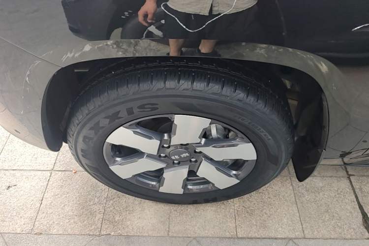 Used BAIC Off-Road BJ60 Leiting 2024 Magic Electric Drive Advanced Version 5 Seats Left Front Wheel Hub