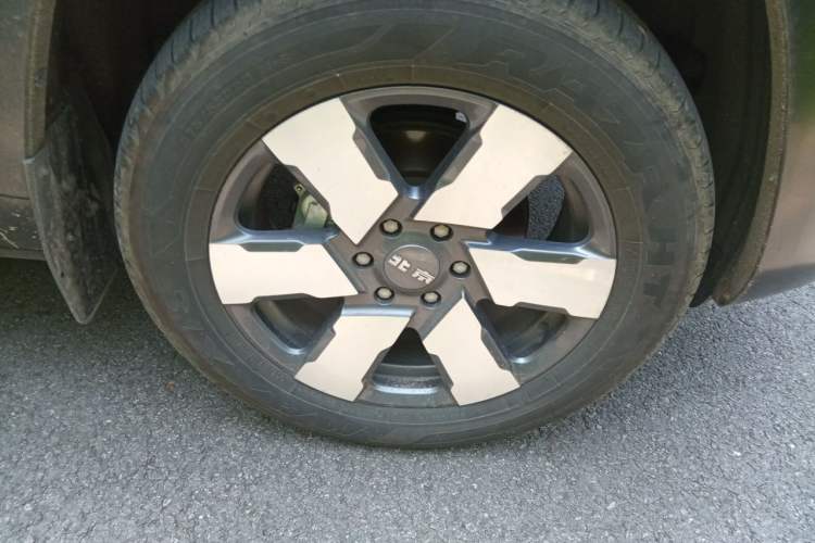 Used BAIC Off-Road BJ60 Leiting 2024 Magic Electric Drive Advanced Version 5 Seats Right Front Wheel Hub