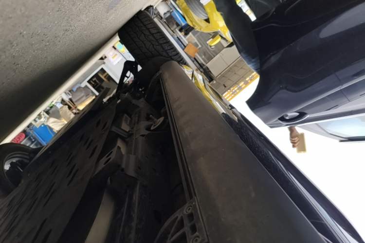 Used BAIC Off-Road BJ60 Leiting 2024 Magic Electric Drive Advanced Version 5 Seats Right Side Sill