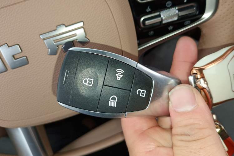 Used BAIC Off-Road BJ60 Leiting 2024 Magic Electric Drive Advanced Version 7 Seats Vehicle Key