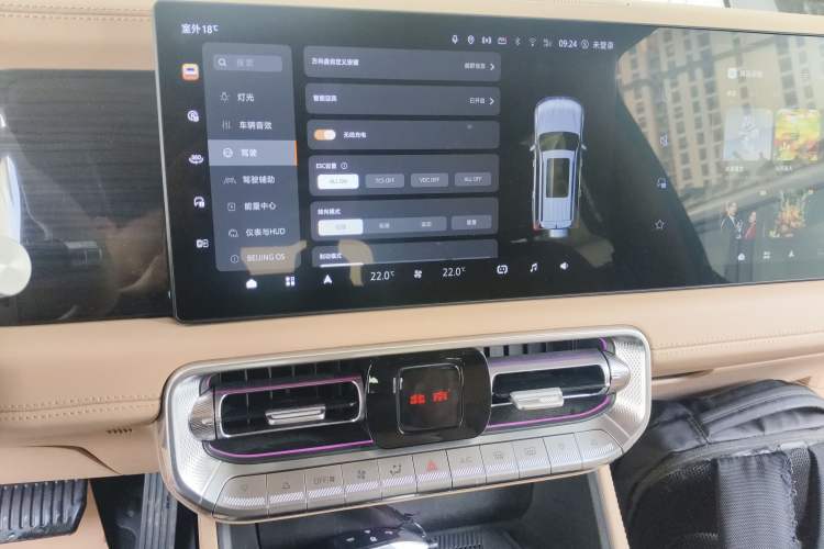 Used BAIC Off-Road BJ60 Leiting 2024 Magic Electric Drive Advanced Version 5 Seats Audio And AC Panel