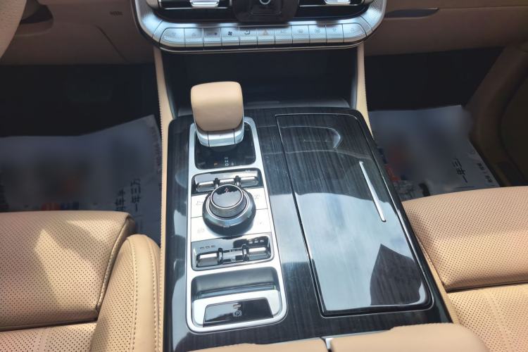 Used BAIC Off-Road BJ60 Leiting 2024 Magic Electric Drive Advanced Version 5 Seats Audio And AC Panel
