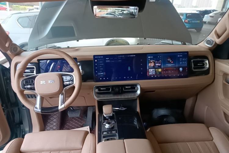 Used BAIC Off-Road BJ60 Leiting 2024 Magic Electric Drive Advanced Version 5 Seats Center Console