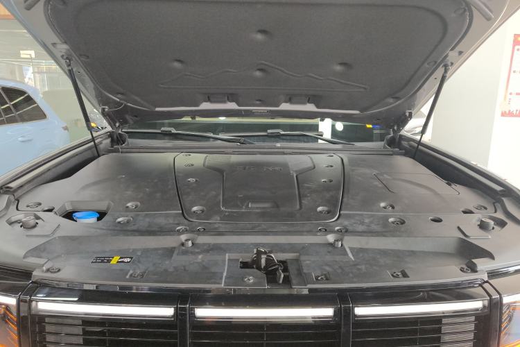 Used BAIC Off-Road BJ60 Leiting 2024 Magic Electric Drive Advanced Version 5 Seats Engine Bay