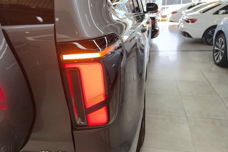 Used BAIC Off-Road BJ60 Leiting 2024 Magic Electric Drive Advanced Version 5 Seats Exterior 6