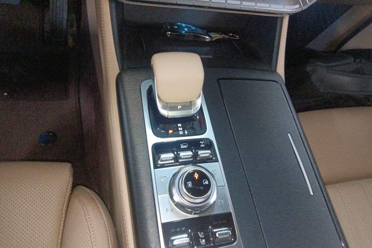Used BAIC Off-Road BJ60 Leiting 2024 Magic Electric Drive Advanced Version 5 Seats Gear Lever