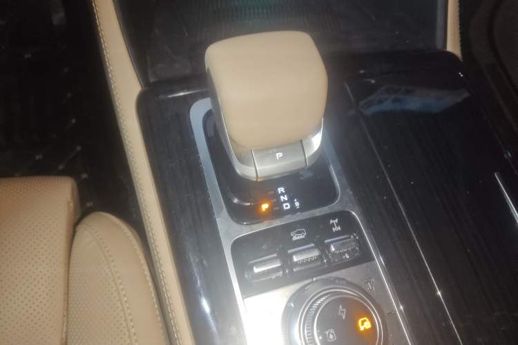 Used BAIC Off-Road BJ60 Leiting 2024 Magic Electric Drive Advanced Version 5 Seats Gear Lever