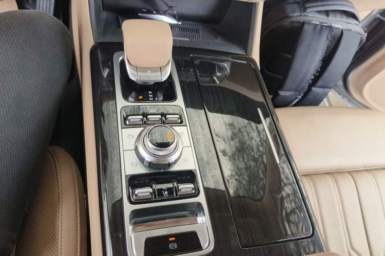Used BAIC Off-Road BJ60 Leiting 2024 Magic Electric Drive Advanced Version 5 Seats Gear Lever