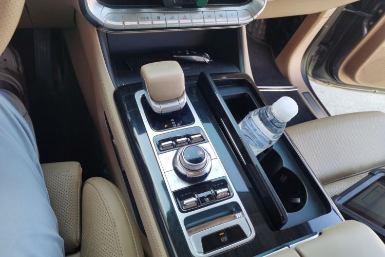 Used BAIC Off-Road BJ60 Leiting 2024 Magic Electric Drive Advanced Version 7 Seats Gear Lever
