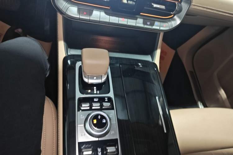Used BAIC Off-Road BJ60 Leiting 2024 Magic Electric Drive Advanced Version 5 Seats Gear Lever