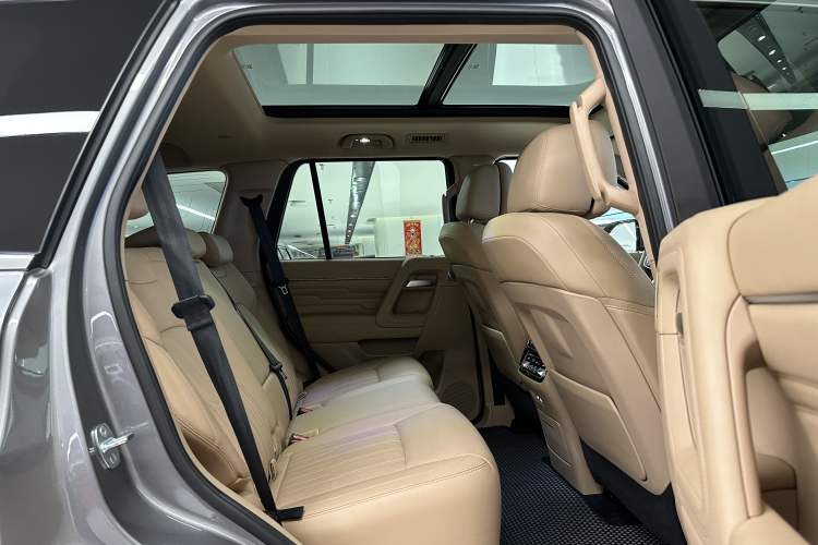 Used BAIC Off-Road BJ60 Leiting 2024 Magic Electric Drive Advanced Version 5 Seats Interior 11