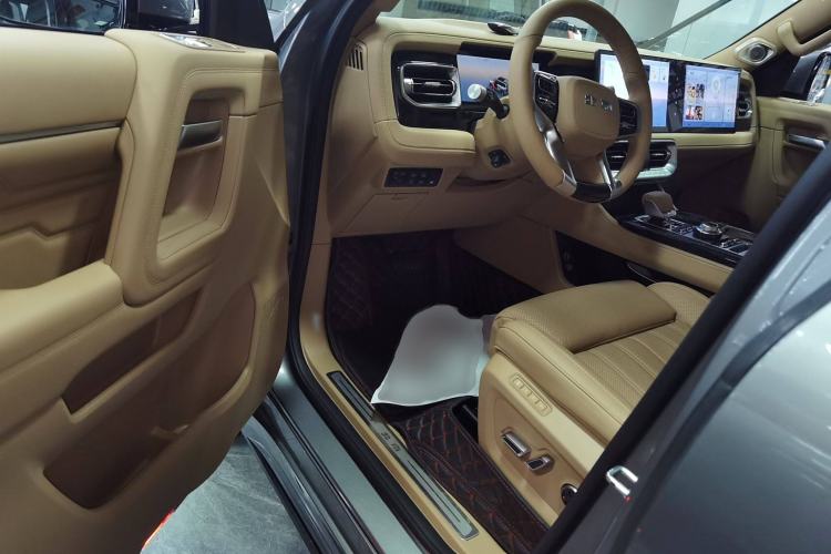Used BAIC Off-Road BJ60 Leiting 2024 Magic Electric Drive Advanced Version 5 Seats Interior 3