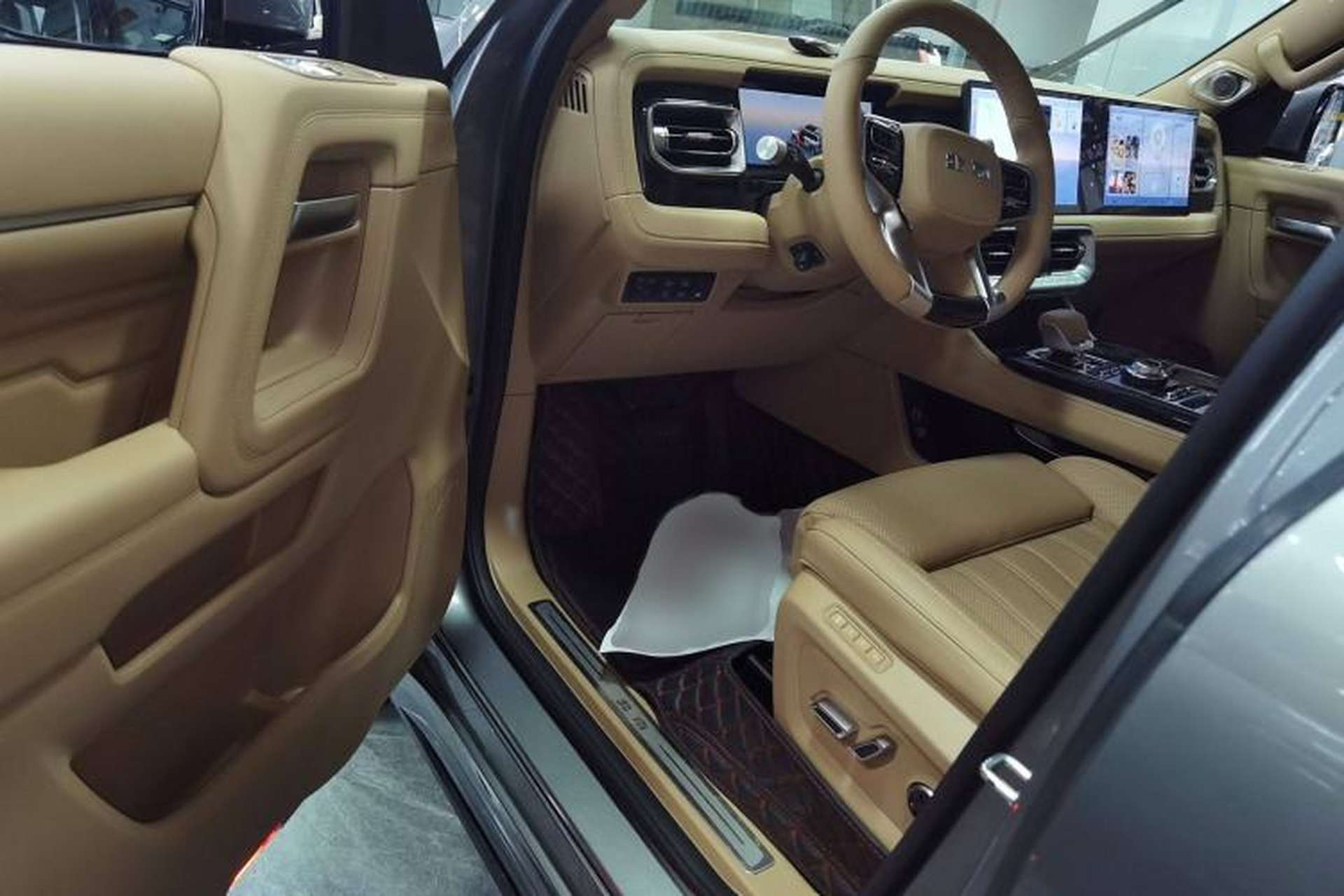 Used BAIC Off-Road BJ60 Leiting 2024 Magic Electric Drive Advanced Version 5 Seats Interior 3