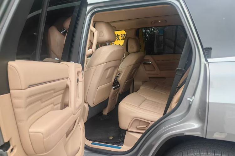 Used BAIC Off-Road BJ60 Leiting 2024 Magic Electric Drive Advanced Version 7 Seats Interior 3