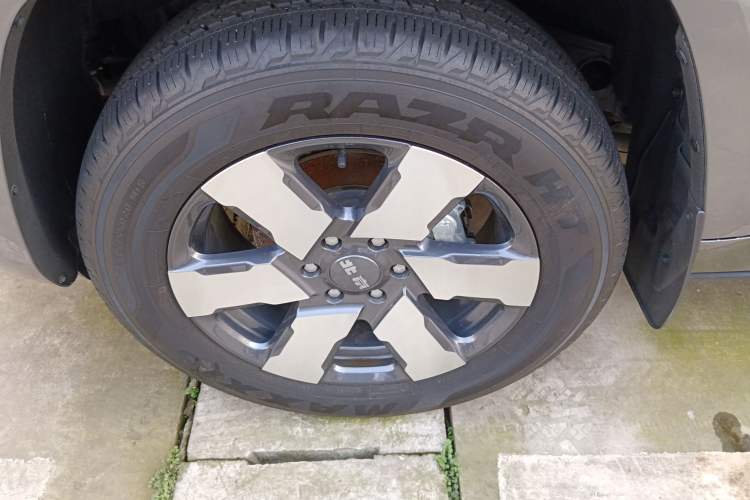 Used BAIC Off-Road BJ60 Leiting 2024 Magic Electric Drive Advanced Version 7 Seats Left Front Wheel Hub