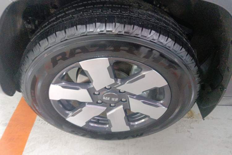 Used BAIC Off-Road BJ60 Leiting 2024 Magic Electric Drive Advanced Version 5 Seats Left Front Wheel Hub