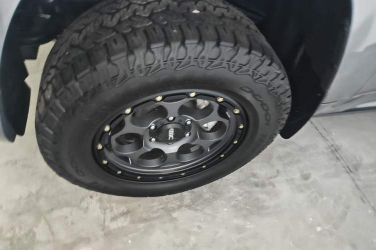 Used BAIC Off-Road BJ60 Leiting 2024 Magic Electric Drive Advanced Version 5 Seats Left Front Wheel Hub