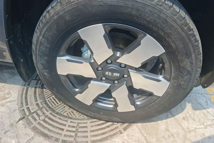 Used BAIC Off-Road BJ60 Leiting 2024 Magic Electric Drive Advanced Version 5 Seats Right Front Wheel Hub