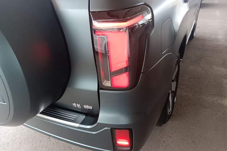 Used BAIC Off-Road BJ60 Leiting 2024 Magic Electric Drive Advanced Version 5 Seats Right Rear Taillight