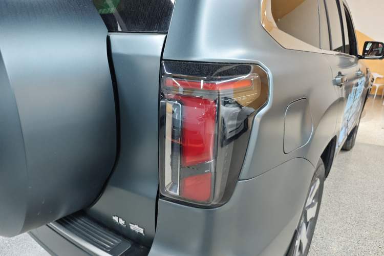 Used BAIC Off-Road BJ60 Leiting 2024 Magic Electric Drive Advanced Version 5 Seats Right Rear Taillight