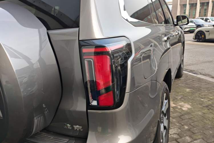Used BAIC Off-Road BJ60 Leiting 2024 Magic Electric Drive Advanced Version 7 Seats Right Rear Taillight