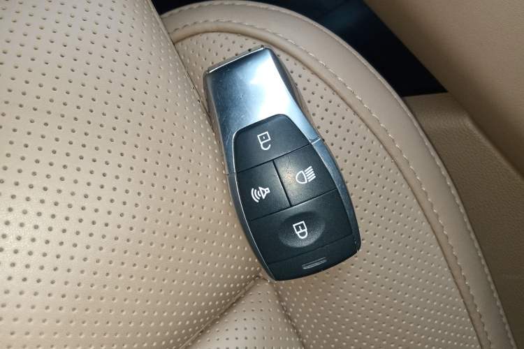 Used BAIC Off-Road BJ60 Leiting 2024 Magic Electric Drive Advanced Version 7 Seats Vehicle Key