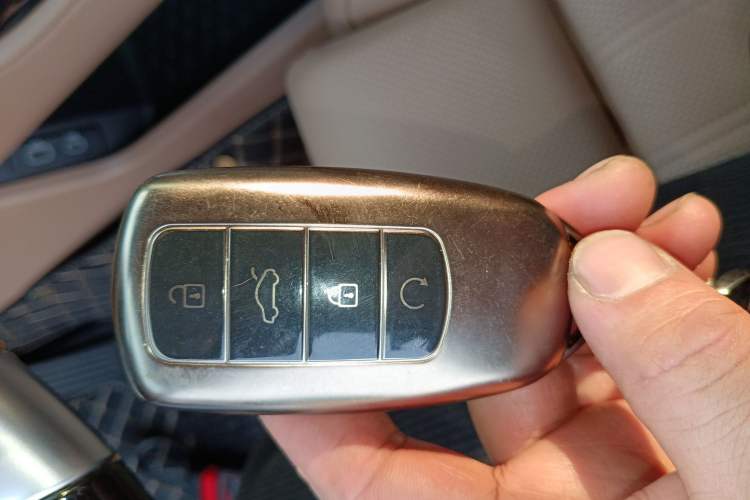 Used BAIC Off-Road BJ60 Leiting 2024 Magic Electric Drive Advanced Version 7 Seats Vehicle Key