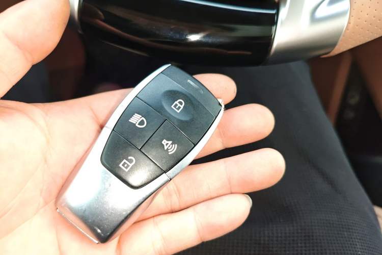 Used BAIC Off-Road BJ60 Leiting 2024 Magic Electric Drive Advanced Version 7 Seats Vehicle Key