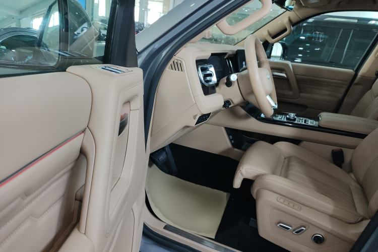 Used BAIC Off-Road BJ60 Leiting 2024 Magic Electric Drive Advanced Version 5 Seats Interior 3