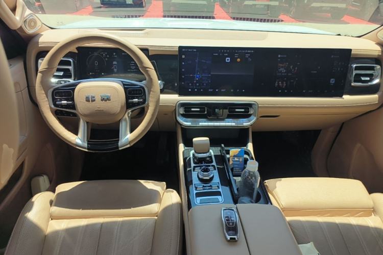 Used BAIC Off-Road BJ60 Leiting 2024 Magic Electric Drive Advanced Version 5 Seats Center Console