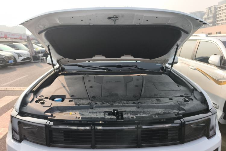 Used BAIC Off-Road BJ60 Leiting 2024 Magic Electric Drive Advanced Version 5 Seats Engine Bay
