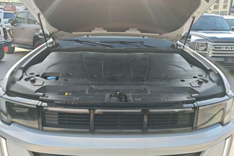 Used BAIC Off-Road BJ60 Leiting 2024 Magic Electric Drive Advanced Version 7 Seats Engine Bay