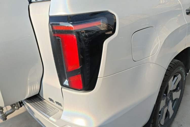 Used BAIC Off-Road BJ60 Leiting 2024 Magic Electric Drive Advanced Version 7 Seats Exterior 3
