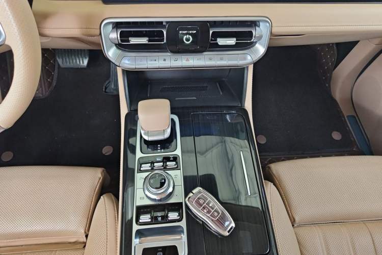 Used BAIC Off-Road BJ60 Leiting 2024 Magic Electric Drive Advanced Version 5 Seats Gear Lever