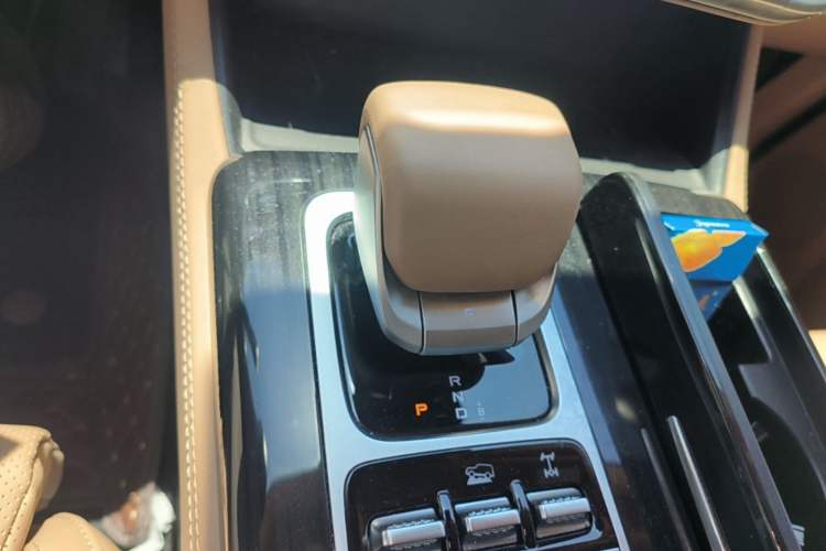 Used BAIC Off-Road BJ60 Leiting 2024 Magic Electric Drive Advanced Version 5 Seats Gear Lever