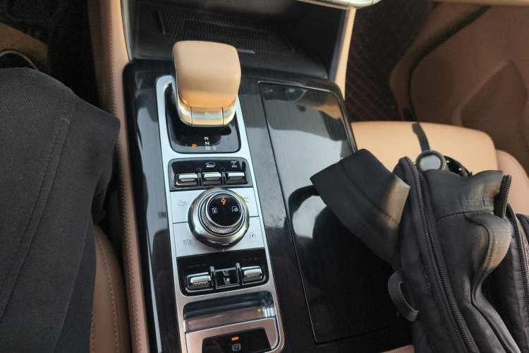 Used BAIC Off-Road BJ60 Leiting 2024 Magic Electric Drive Advanced Version 5 Seats Gear Lever