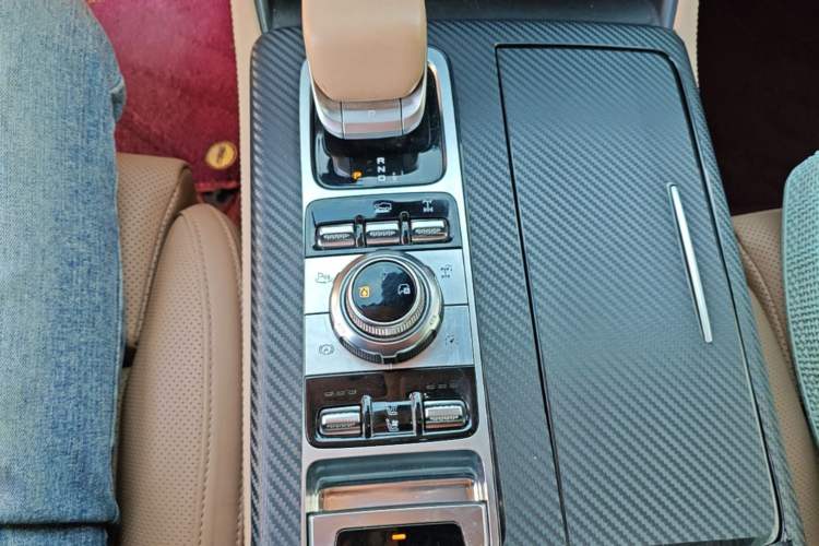 Used BAIC Off-Road BJ60 Leiting 2024 Magic Electric Drive Advanced Version 7 Seats Gear Lever