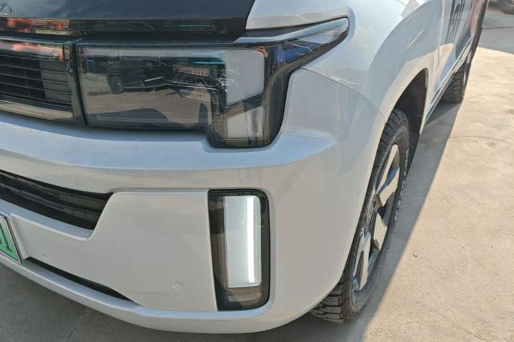 Used BAIC Off-Road BJ60 Leiting 2024 Magic Electric Drive Advanced Version 7 Seats Left Front Headlight