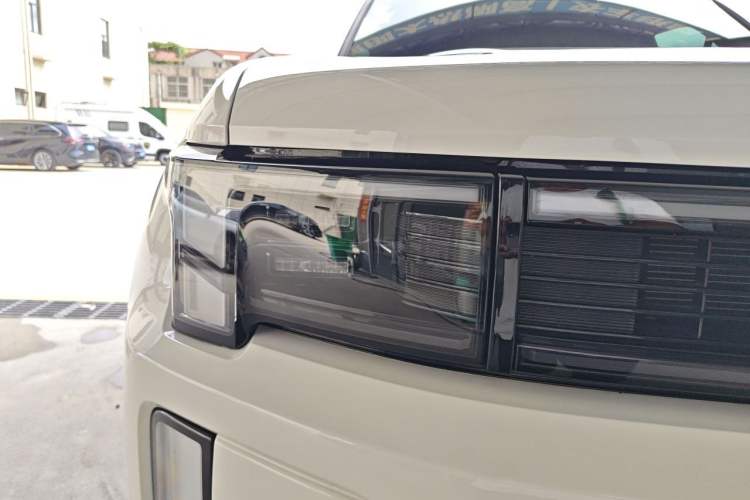 Used BAIC Off-Road BJ60 Leiting 2024 Magic Electric Drive Advanced Version 5 Seats Right Front Headlight