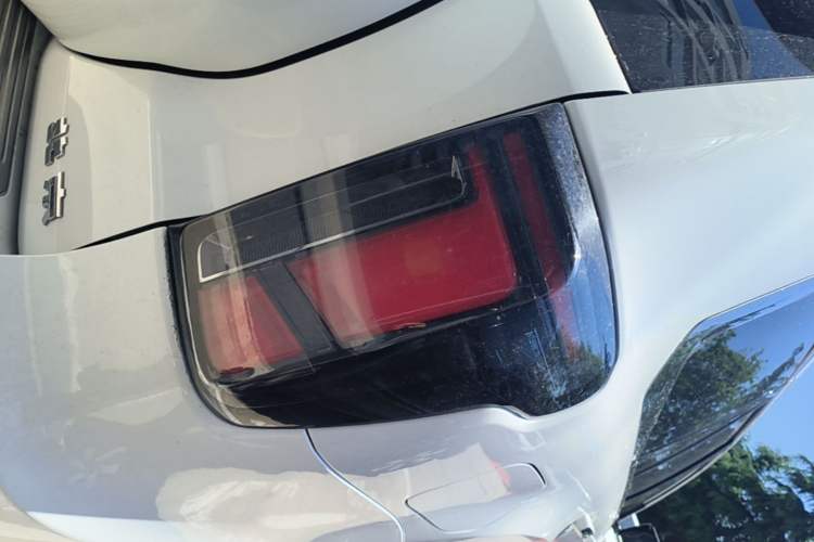 Used BAIC Off-Road BJ60 Leiting 2024 Magic Electric Drive Advanced Version 5 Seats Right Rear Taillight