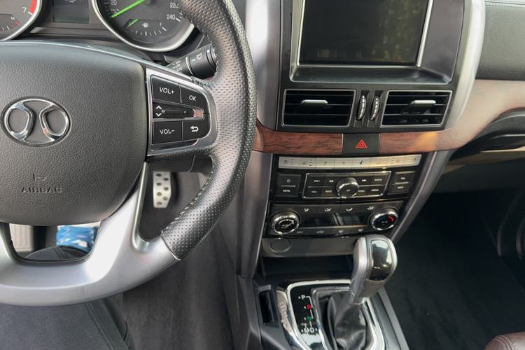 Used BAIC Off-Road BJ80 2018 2.3T Automatic Premium Version China V Emission Standard Interior 3