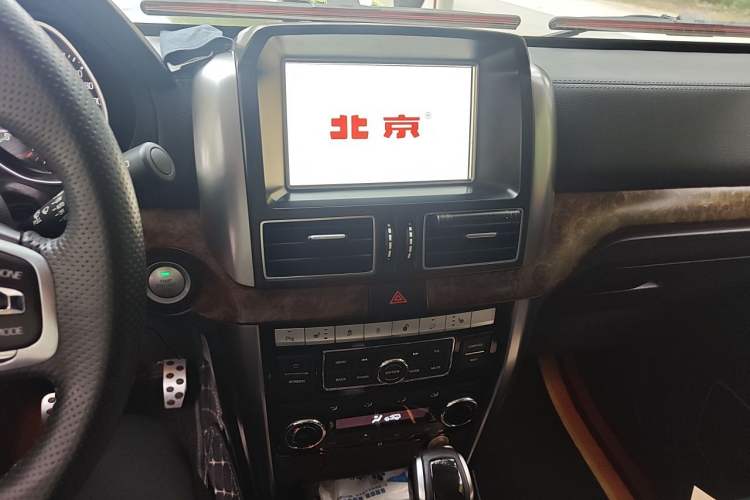 Used BAIC Off-Road BJ80 2016 2.3T Automatic Prestige Edition Audio And AC Panel