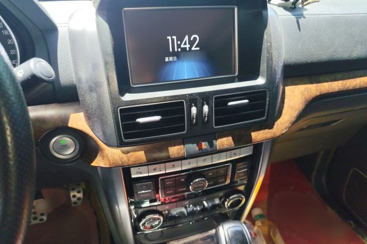 Used BAIC Off-Road BJ80 2016 2.3T Automatic Prestige Edition Audio And AC Panel