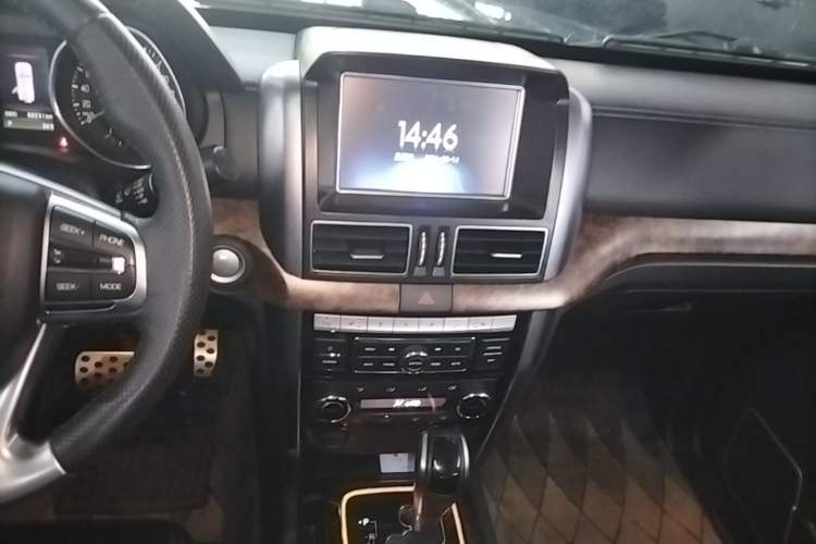 Used BAIC Off-Road BJ80 2016 2.3T Automatic Prestige Edition Audio And AC Panel