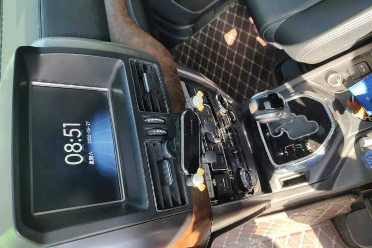 Used BAIC Off-Road BJ80 2016 2.3T Automatic Prestige Edition Audio And AC Panel